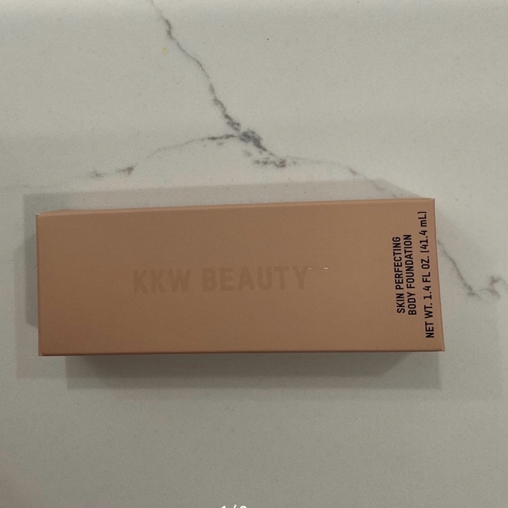 KKW BEAUTY SKIN PERFECTING BODY FOUNDATION